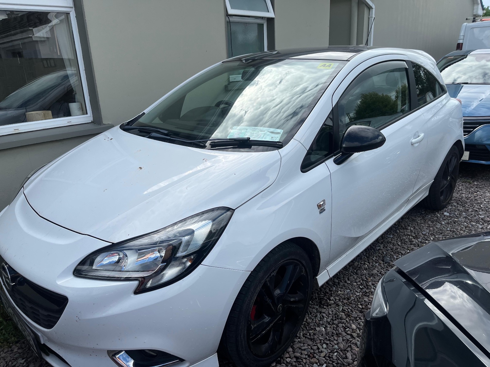 2016 opel corsa — right rear quarter panel damage